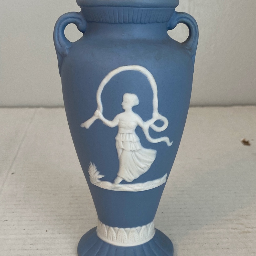 Norleans blue white 2 handle vase urn